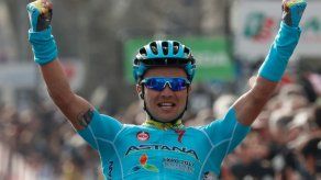 Lutsenko gana la quinta etapa de la París-Niza