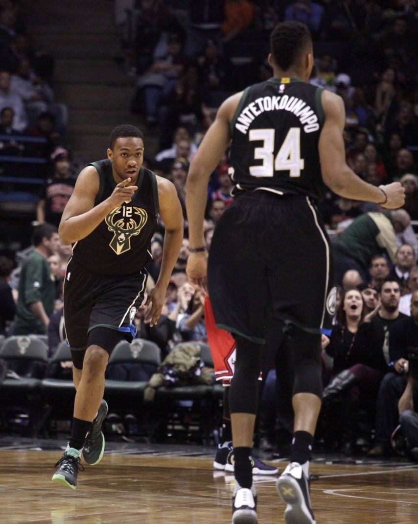Antetokounmpo anota 29 y Bucks remontan ante Bulls