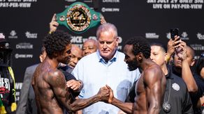 Vamos a hacer historia, el saludo entre Errol Spence Jr y Terence Crawford