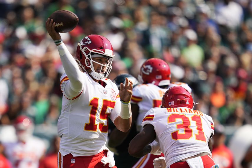 NFL: Mahomes lanza 5 pases de TD; Chiefs despachan 42-30 a Eagles