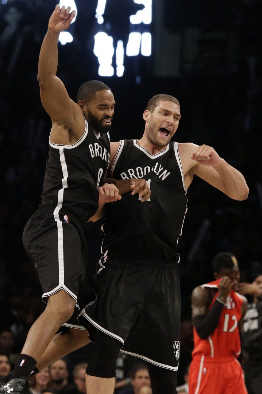 Nets vencen a Hawks y se acercan en la serie
