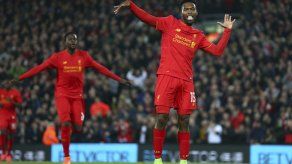 Liverpool y Arsenal avanzan a cuartos en la Copa de la Liga
