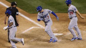 Guerrero pega grand slam y Dodgers superan a Rockies