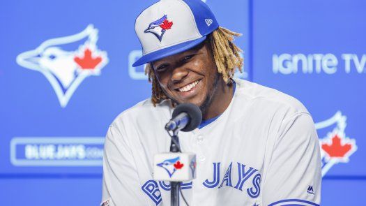 Guerrero honra a su padre con jersey de Expos previo a debut