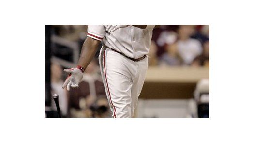 MLB: Filis 5, Padres 3; Howard y Utley levantan a Filadelfia