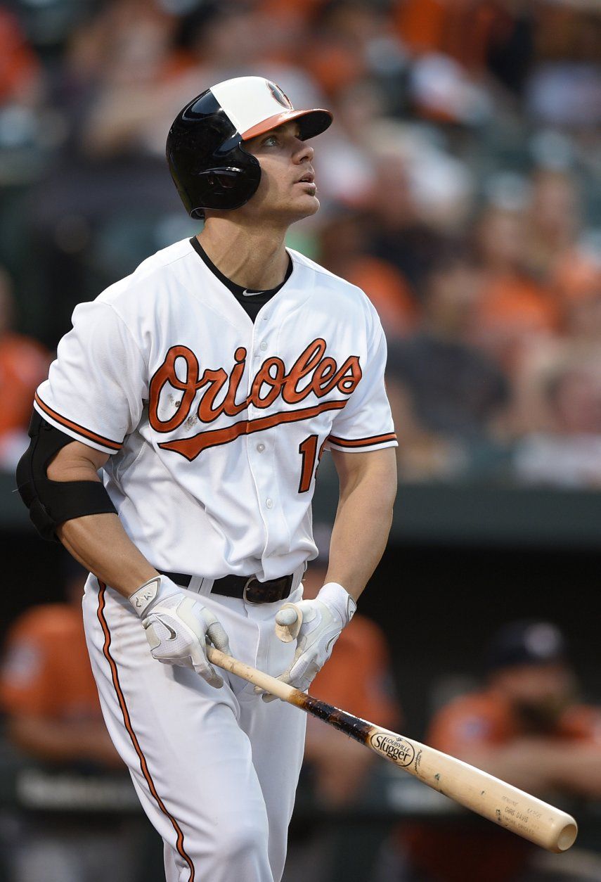 Davis pega dos jonrones para que Orioles barran a Astros