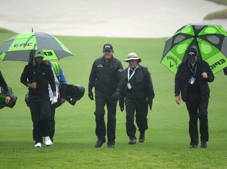 Spieth y Kang lideran el Genesis Open en jornada interrumpida por la lluvia