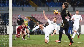 Gabbiadini anota otra vez y Napoli avanza en la Copa Italia