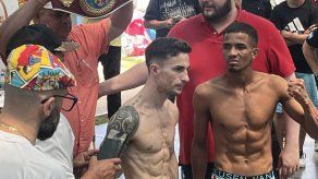 El Candelilla Azael Villar cumplió en la báscula para choque estelar en ESPN