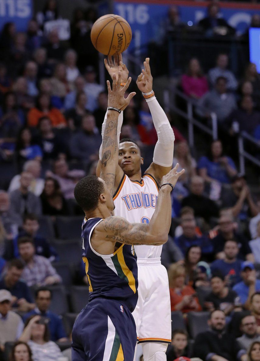 Westbrook consigue triple doble, incluidos 43 puntos