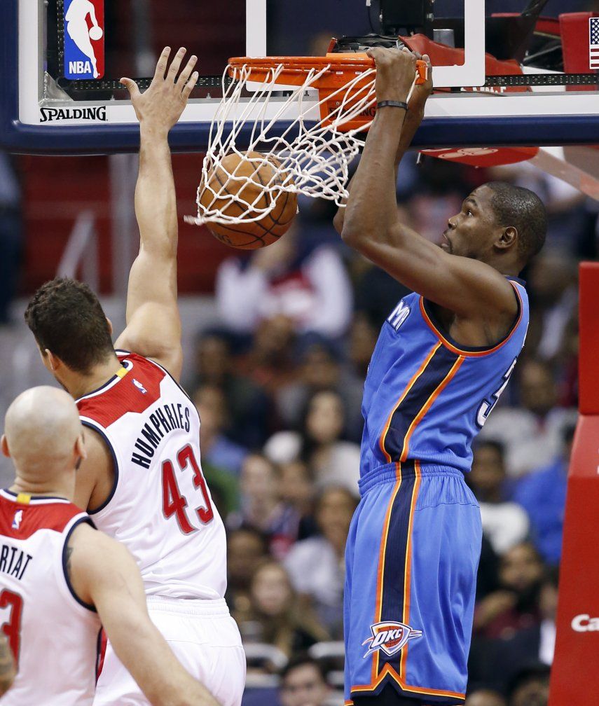 Durant se lastima pero Westbrook da triunfo al Thunder