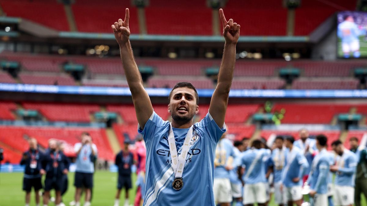 Enzo Maresca sobre Rodri: Podemos vender jugadores y comprar jugadores, todo puede suceder Enzo Maresca sobre Rodri: Podemos vender jugadores y comprar jugadores, todo puede suceder