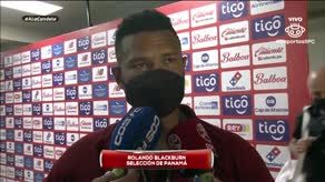 Rolando Blackburn y Yoel Bárcenas tras el 1-1 con México en el Rommel Fernández Gutiérrez