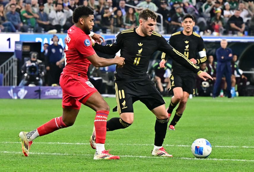 Santi Giménez: Panamá es el equipo más duro que nos ha tocado