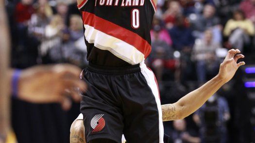 Con 33 de Lillard, Blazers vencen a Pacers