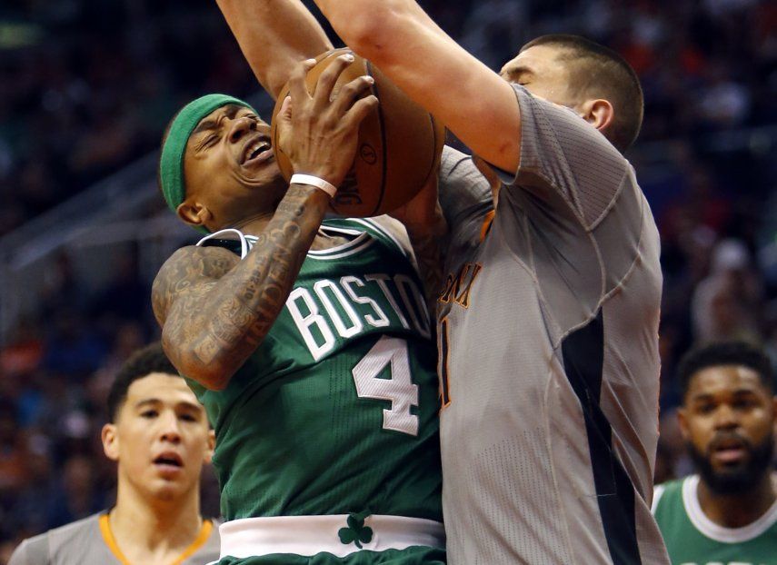 Thomas anota 28 y Celtics vencen a Suns