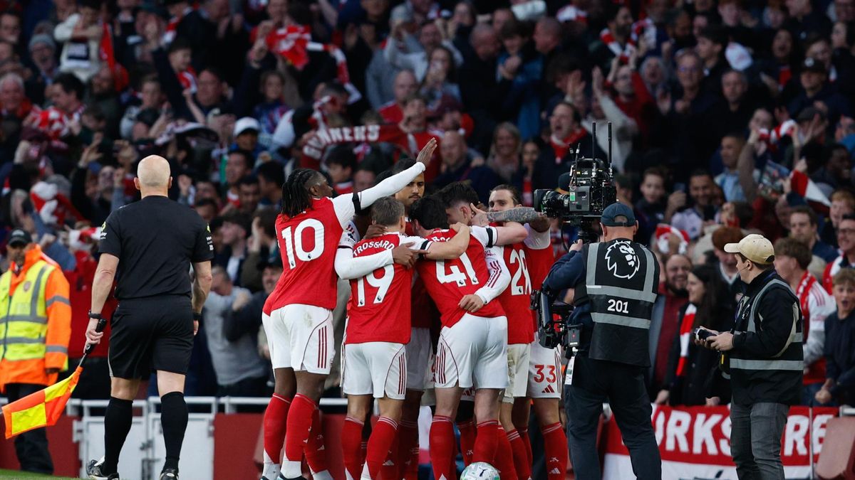 El Arsenal está a un paso de levantar la Premier League El Arsenal está a un paso de levantar la Premier League