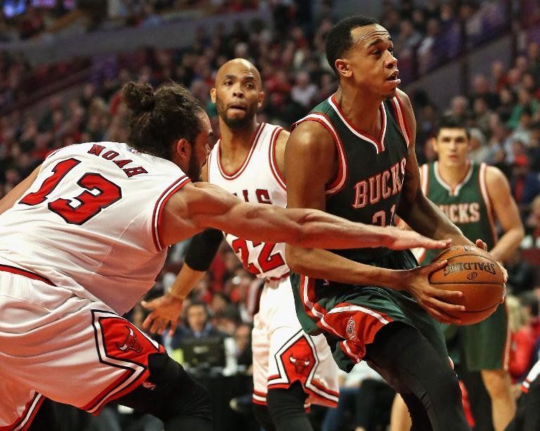 Milwaukee vence a Chicago pero los Bulls siguen al frente en el tope de playoffs en la Conferencia Este
