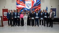 La FPF entregó gafetes FIFA y reconocimientos al arbitraje nacional La FPF entregó gafetes FIFA y reconocimientos al arbitraje nacional