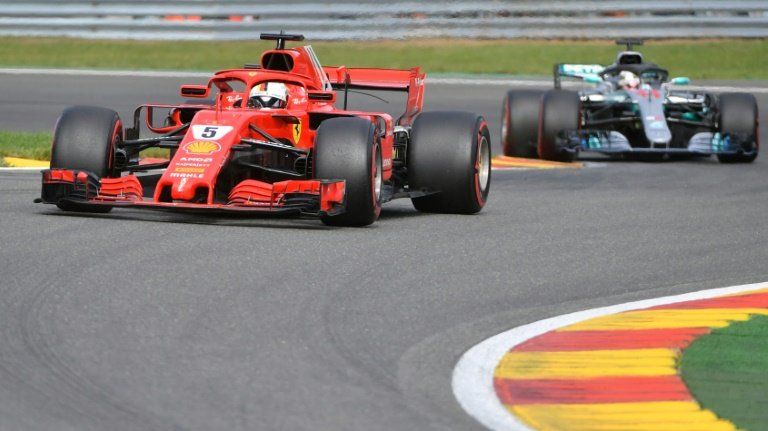 Vettel a seguir acercándose a Hamilton en la casa de Ferrari