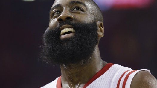 Harden brilla en el cuarto periodo; Rockets nivelan la serie