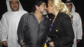 Maradona acusa a Batista de cobrar dinero por convocatorias