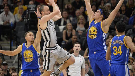 Los Spurs contienen a Curry para seguir invictos en casa