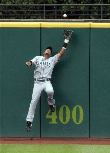 MLB: Marineros 3, Indios 1; Gutiérrez pega otro batazo