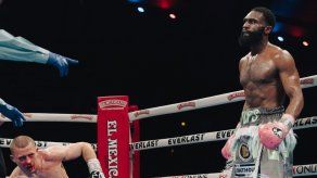 Jaron Ennis se mostró sólido en unificación de peso wélter ante Eimantas Stanionis