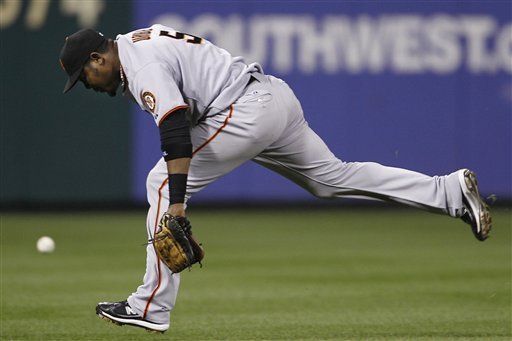 Uribe sale del roster de Gigantes por lesión