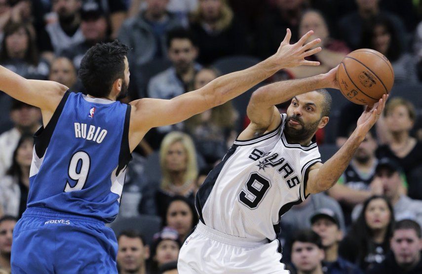 Spurs llegan a foja de 18-0 en casa