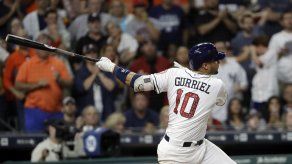 Gurriel produce cuatros y Astros remonta contra Yanquis
