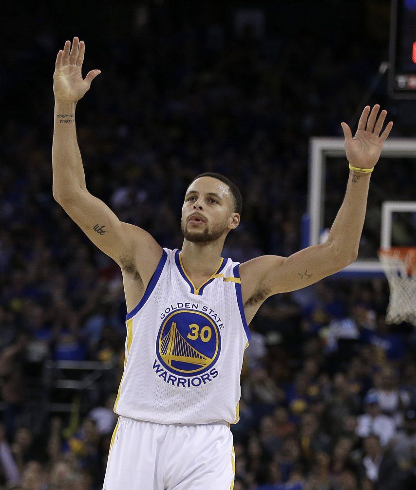 Warriors vencen a 76ers y cortan racha de 3 derrotas