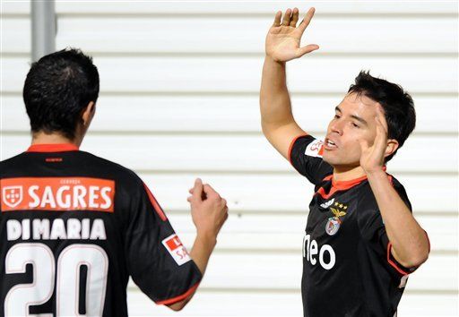 Benfica y Braga ganan y conservan liderato en Portugal