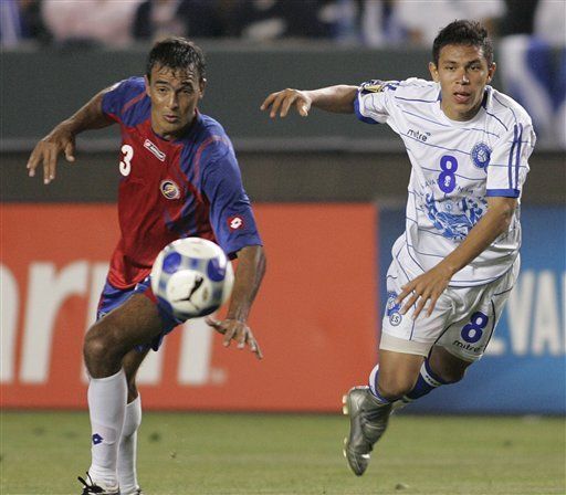 Oro: El Salvador gana 2-1 a Costa Rica