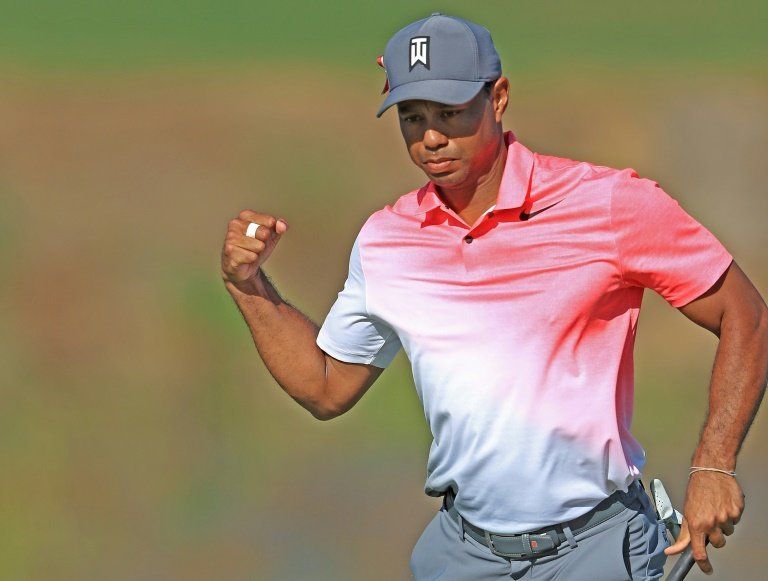 Golf: Woods estuvo a medio camino en segunda ronda del Honda Classic