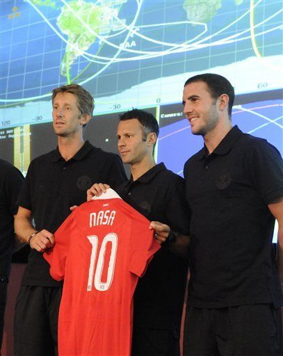 Chicharito Hernández debutarí­a el miércoles con el Man United