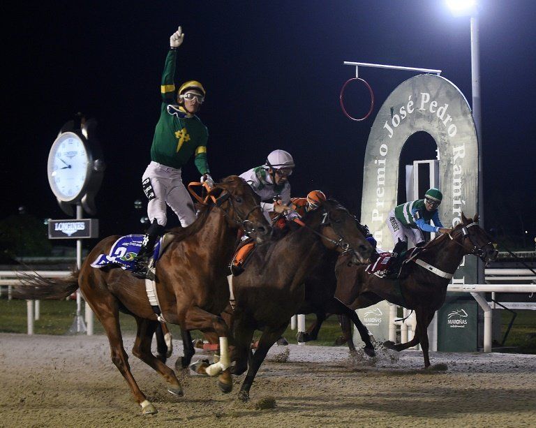First Thing da el batacazo y se lleva el Gran Premio Ramírez de turf