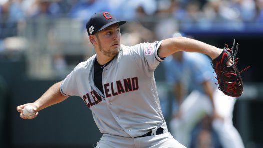 Indios y Rojos cambian a Bauer por Puig