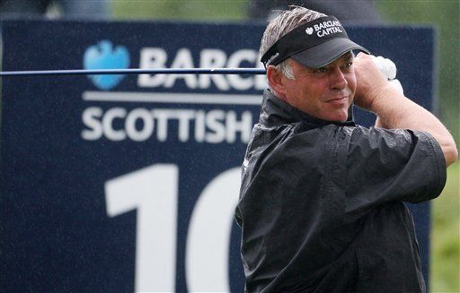 Clarke toma una enorme ventaja en Loch Lomond