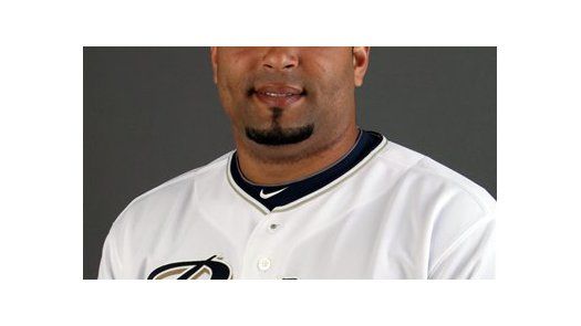 Suspenden a Yorvit Torrealba por tres partidos
