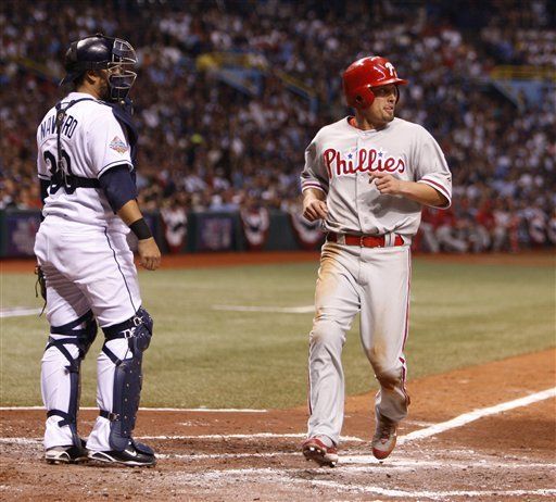 Los Filis vencen 3-2 a los Rays y pican por delante en la Serie Mundial