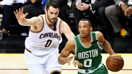 Boston derrota a Cleveland para mantenerse en las eliminatorias