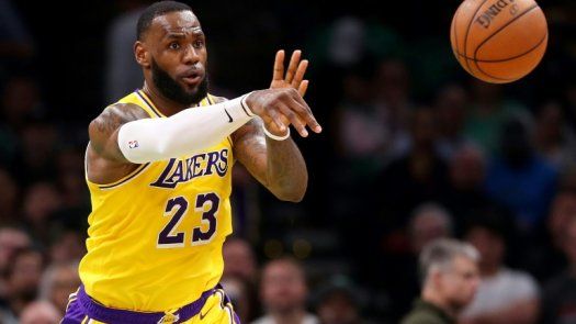 Lakers caen ante los Nets y LeBron queda fuera de los playoffs por primera vez desde 2005