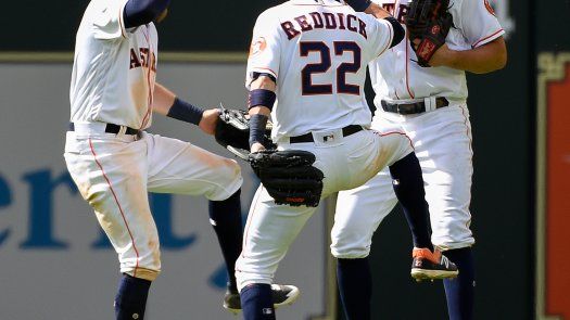 Astros vence 3-2 a Orioles y completa la barrida