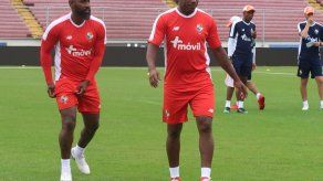 Dely Valdés confirma la titular con los homenajeados ante el País Vasco