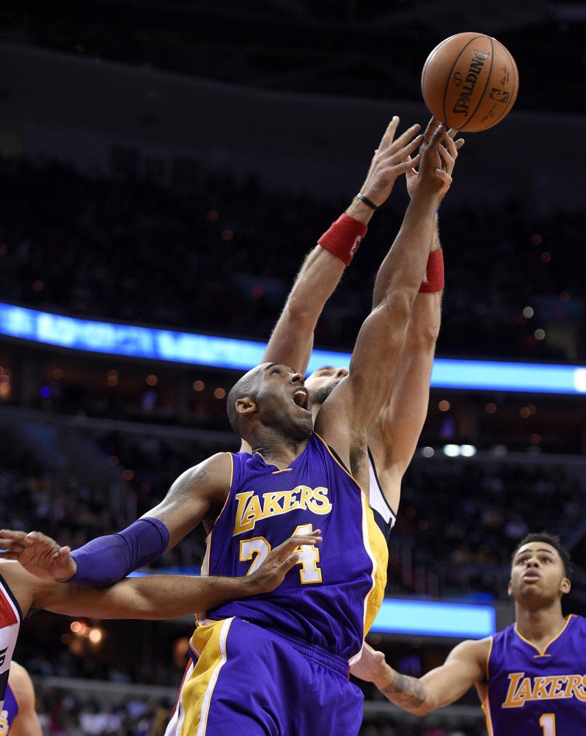 Gran noche de Kobe Bryant en triunfo de Lakers en Washington