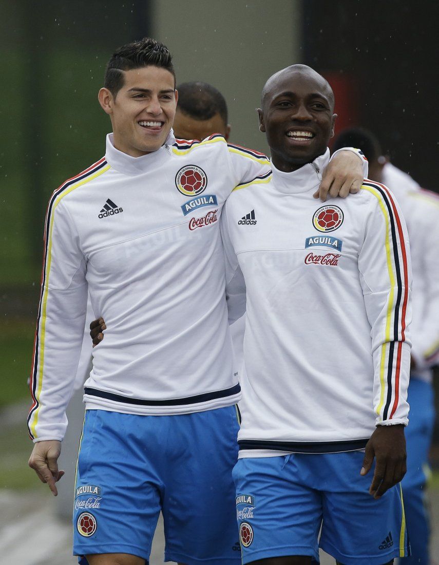 Colombia con problemas adentro y afuera de la cancha