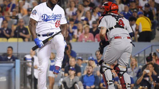 Cardenales ganan a Dodgers 3-1 con jonrón de DeJong en 9no