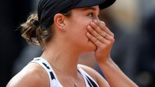 Barty pasa a semifinales en Birmingham y se acerca al número uno
